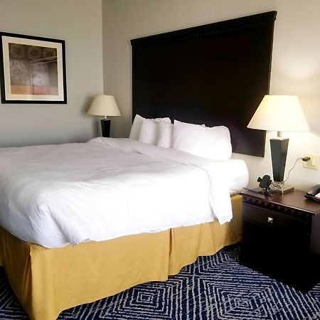 Comfort Inn & Suites Dallas Medical-Market Center Luaran gambar